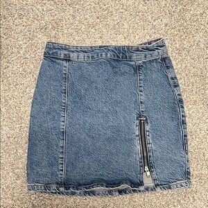 Free People Denim Mini Skirt w/ Zipper Detail